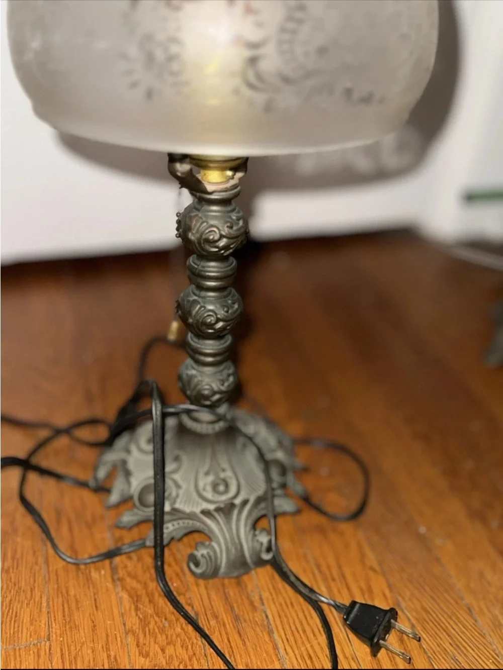 Antique-Style Frosted Glass Table Lamp with Ornate Metal Base - Bronze Finish